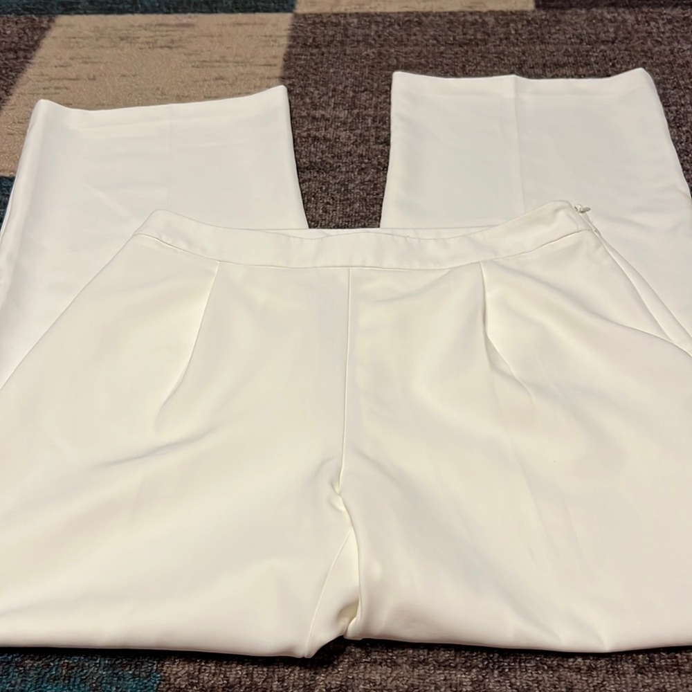 Bar III size 10 wide leg white dress pants